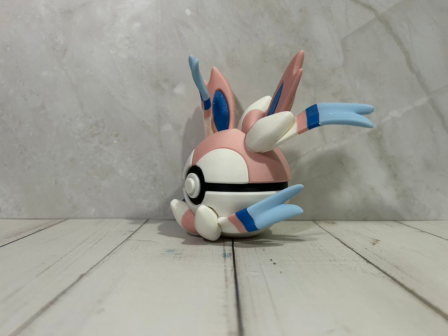 #0700 Sylveon Ball