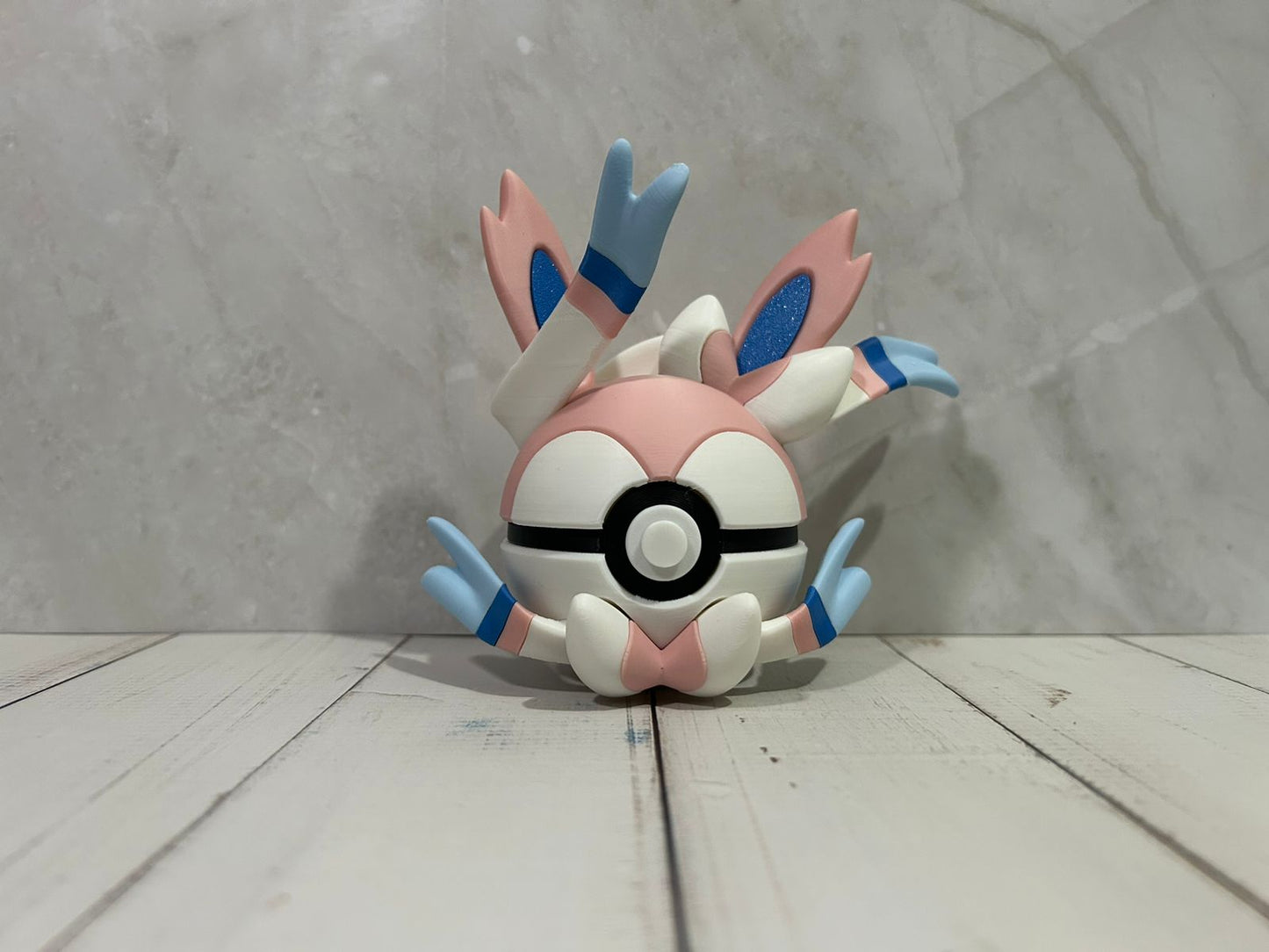 #0700 Sylveon Ball