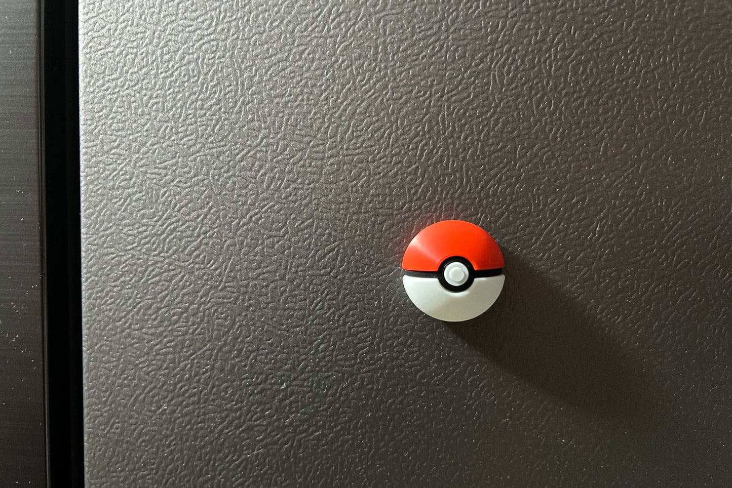 Imán para refrigerador Pokeball
