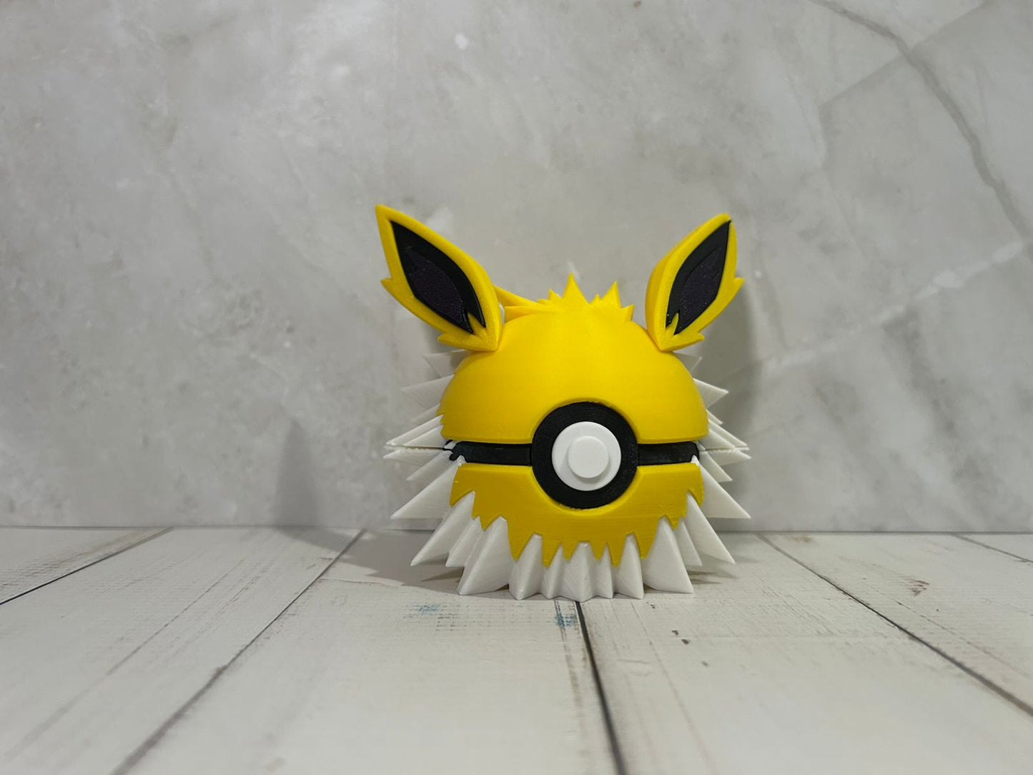 #0135 Jolteon Ball