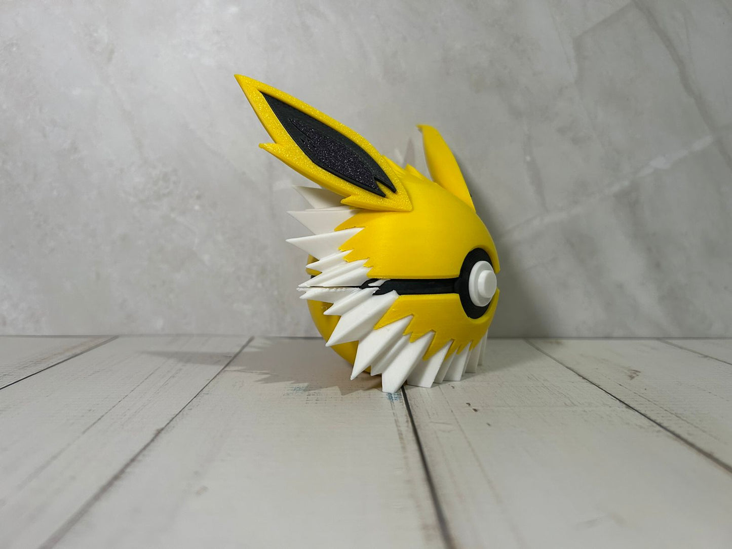 #0135 Jolteon Ball
