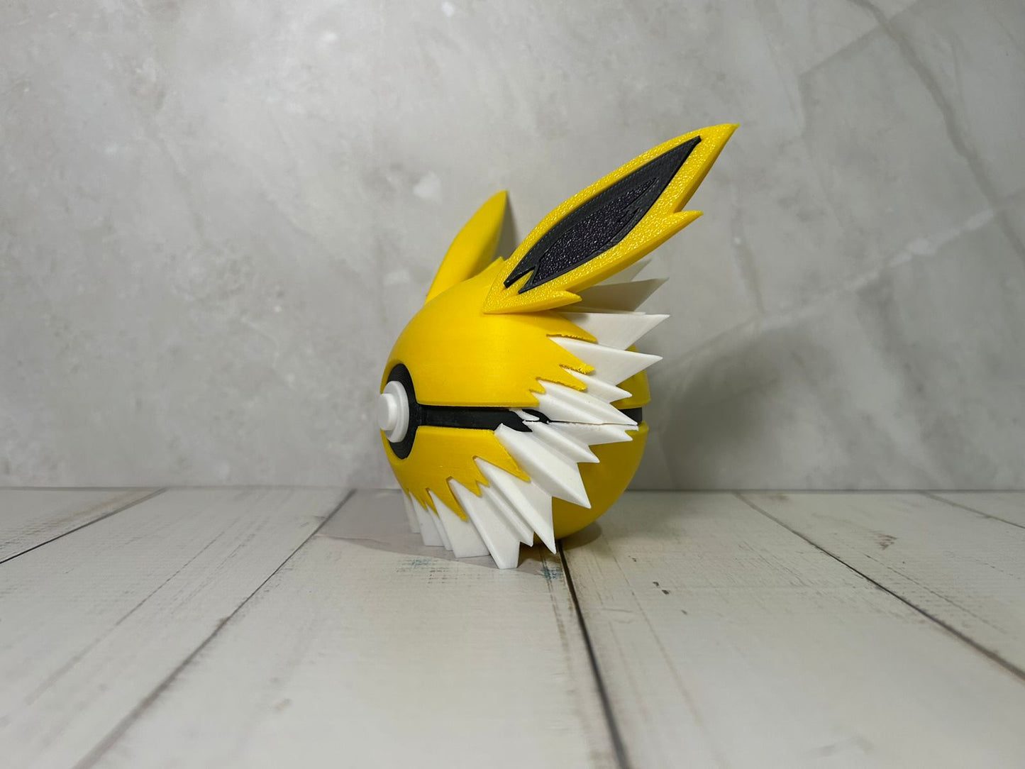 #0135 Jolteon Ball