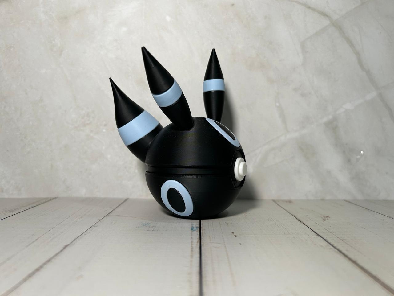 #0197 Umbreon Ball